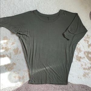 Winged arm top (3/4 length)